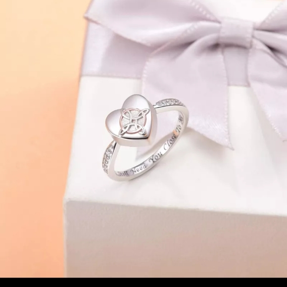 Cremation Memorial Ash Ring. - Picture 3 of 4